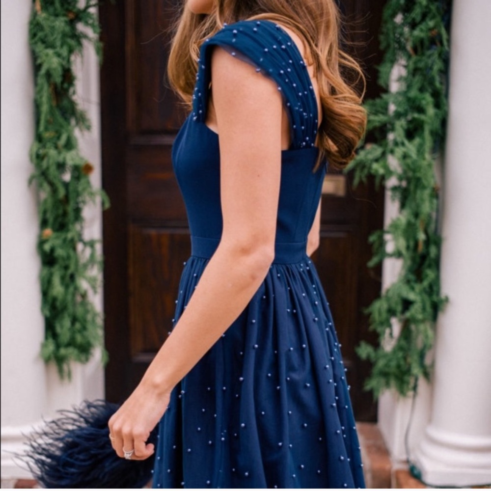 Gal meets Glam Delores pearl mesh and crepe dress - Picture 4 of 7